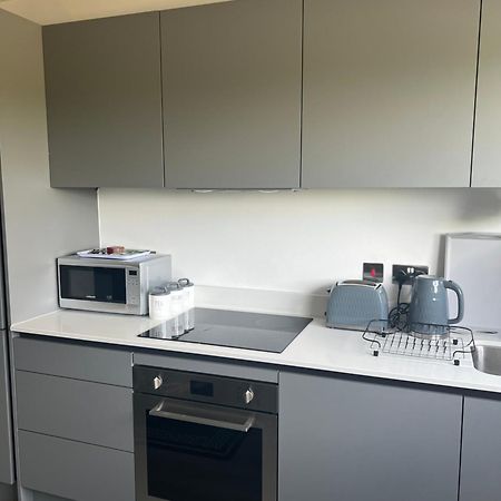 Luxurious Short Stay Flat In Milton Keynes Bagian luar foto