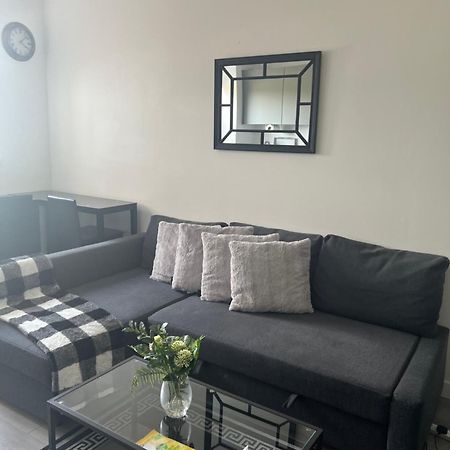 Luxurious Short Stay Flat In Milton Keynes Bagian luar foto