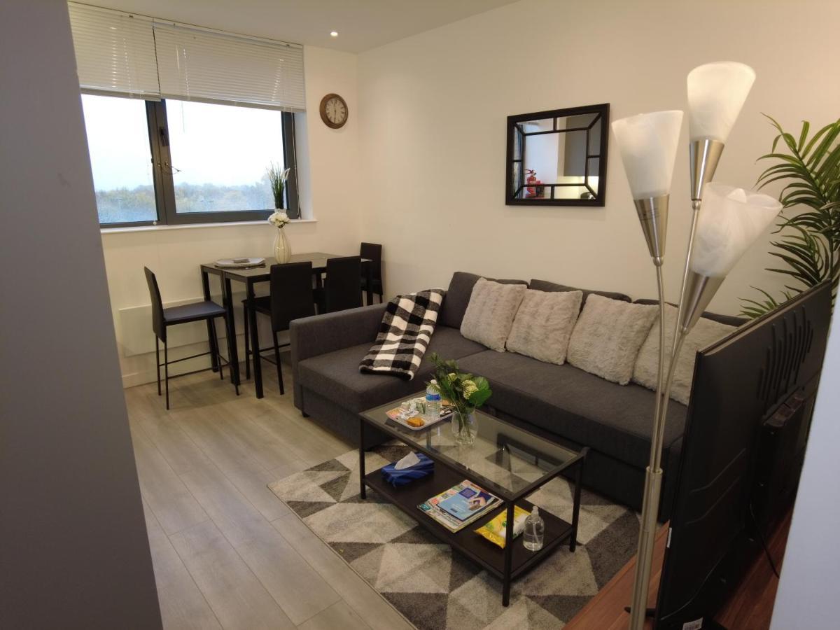 Luxurious Short Stay Flat In Milton Keynes Bagian luar foto