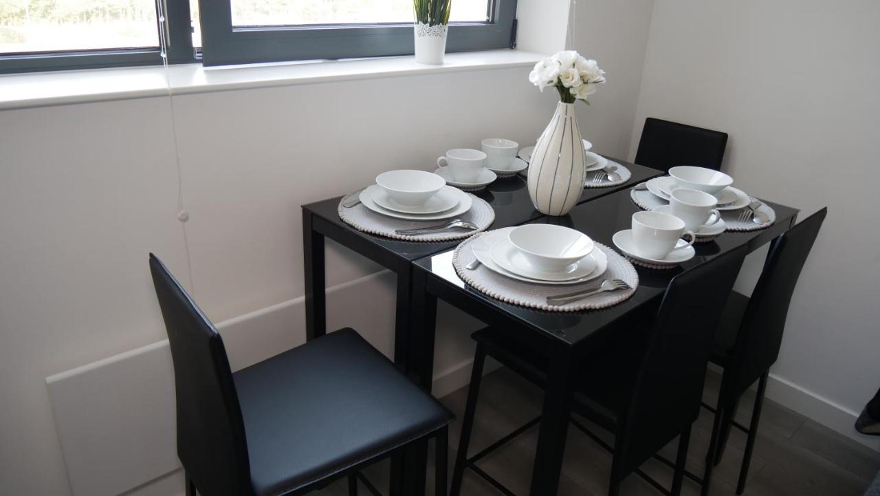 Luxurious Short Stay Flat In Milton Keynes Bagian luar foto