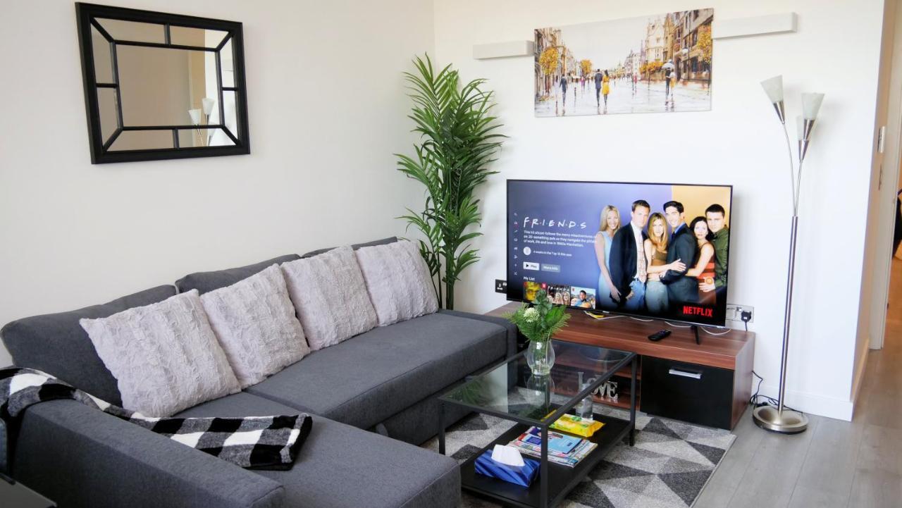 Luxurious Short Stay Flat In Milton Keynes Bagian luar foto