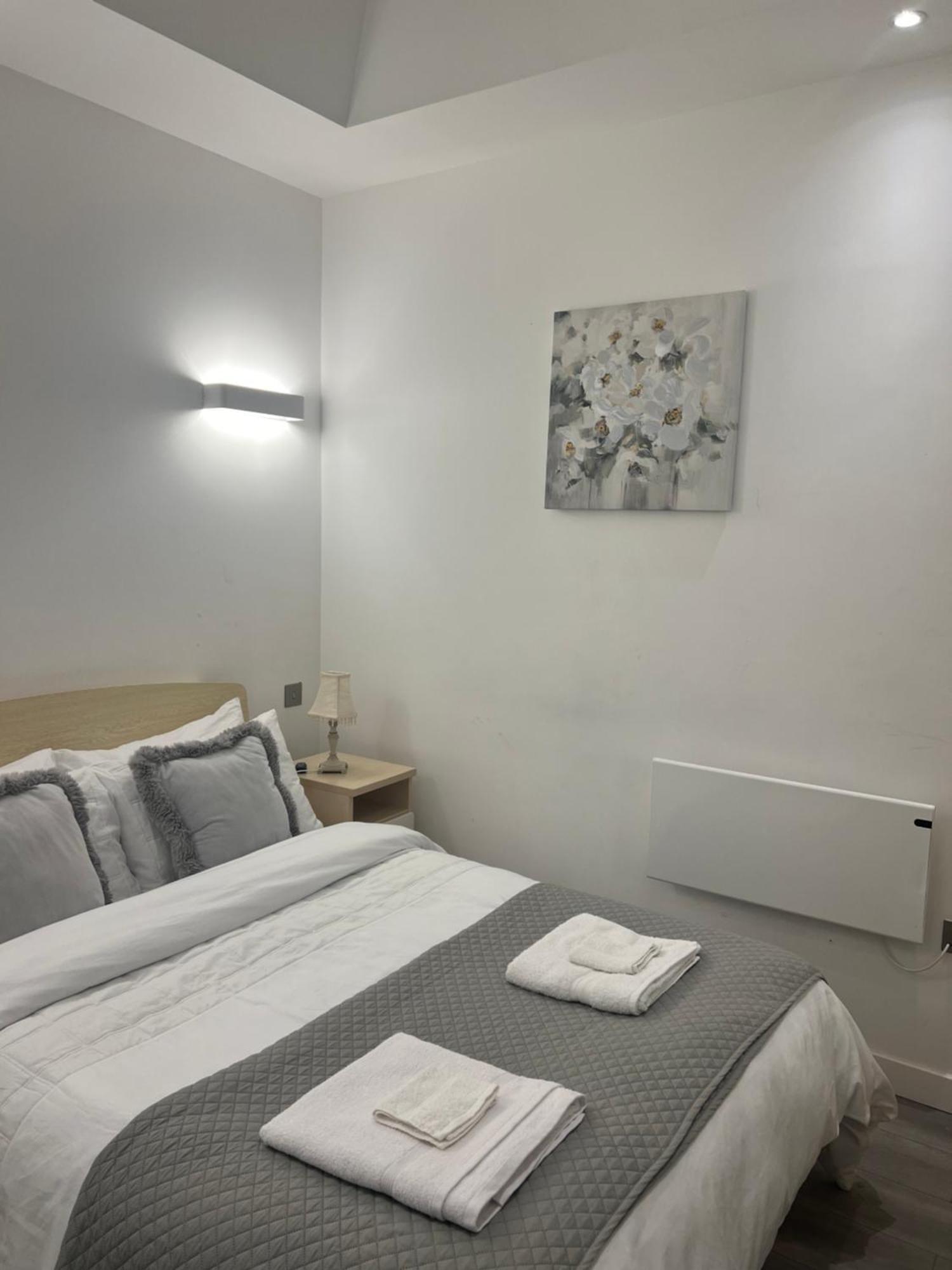 Luxurious Short Stay Flat In Milton Keynes Bagian luar foto