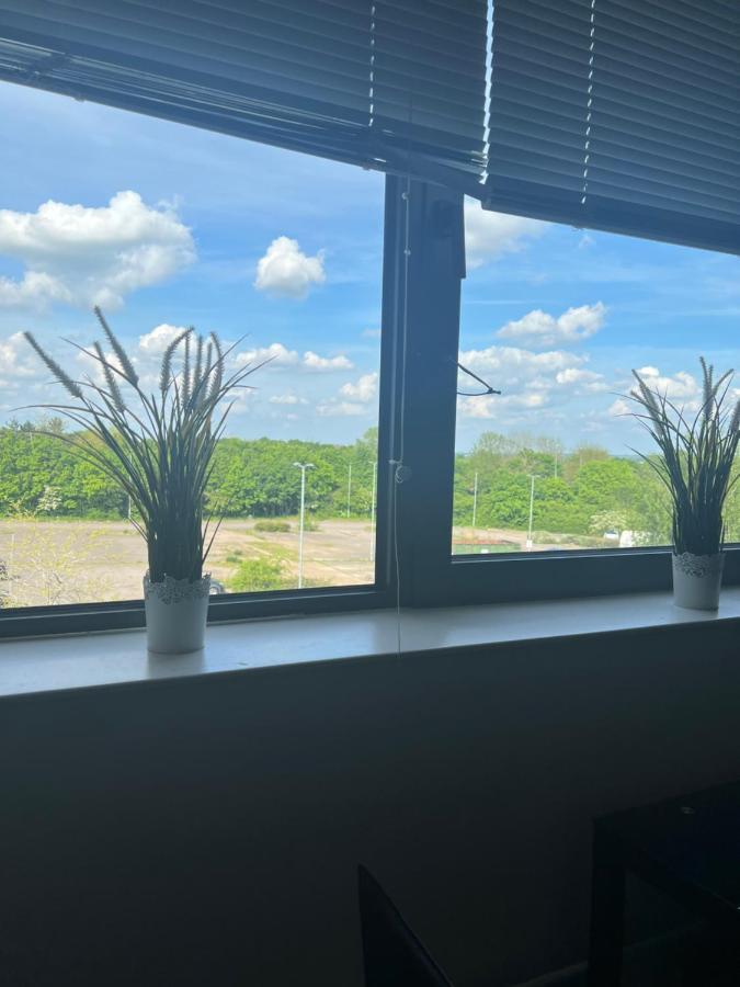 Luxurious Short Stay Flat In Milton Keynes Bagian luar foto