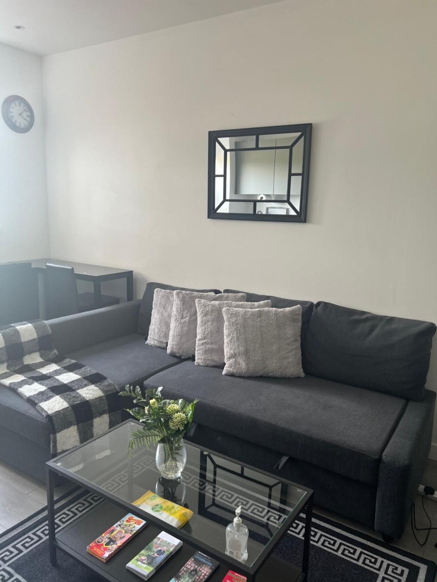 Luxurious Short Stay Flat In Milton Keynes Bagian luar foto
